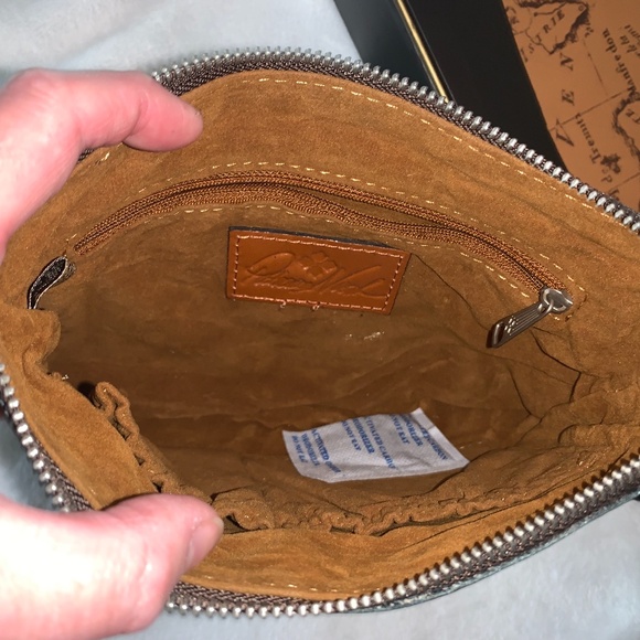 Patricia Nash Tooled Turquoise Cassini Wristlet--New in Box - Picture 9 of 12